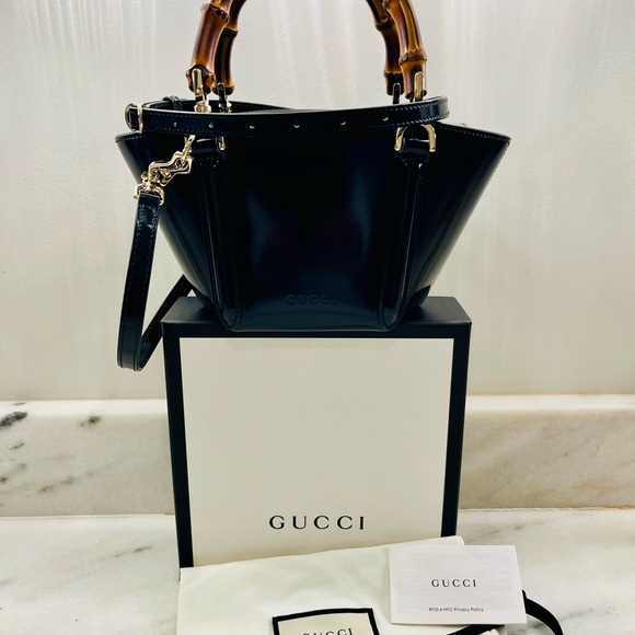 Gucci Black Patent Leather in Bag with Bamboo Handle - Picture 2 of 14
